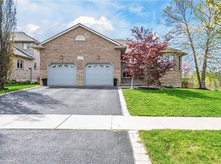34 Pace Ave, Brantford, ON N3S 7V4