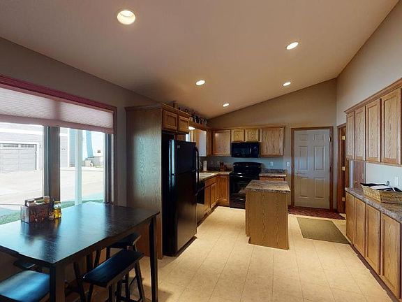 4th image of 1512 S Lakeview Dr