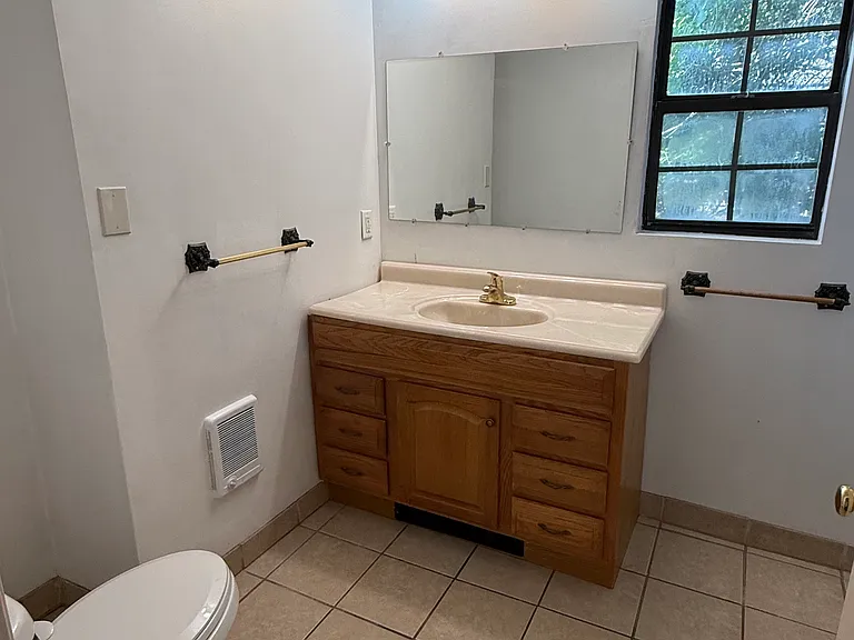 121 Bryson Ave — Photo 8