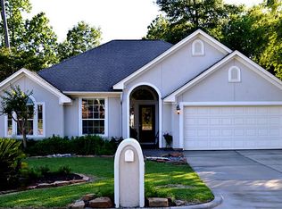 2835 Lake Forest Dr, Montgomery, TX 77356