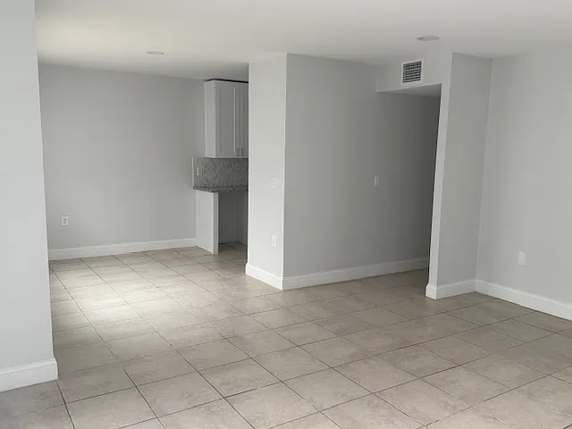Pacifico Apartments — Photo 19
