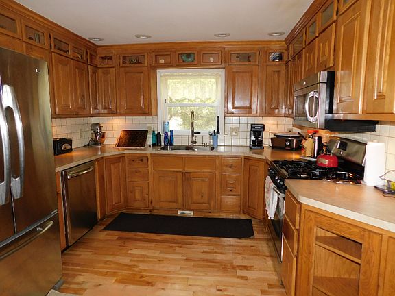 3rd image of 56 Elmwood St