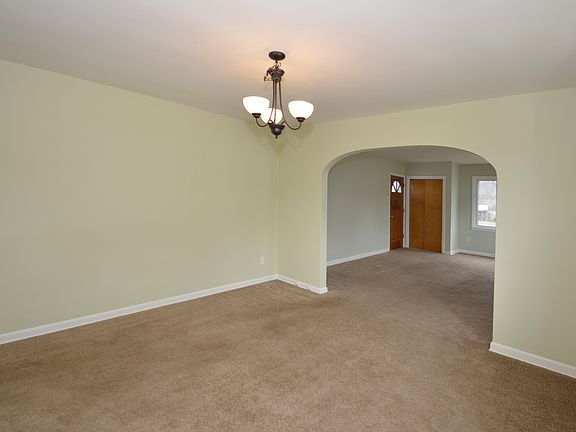 3rd image of 1013 Burns Ave