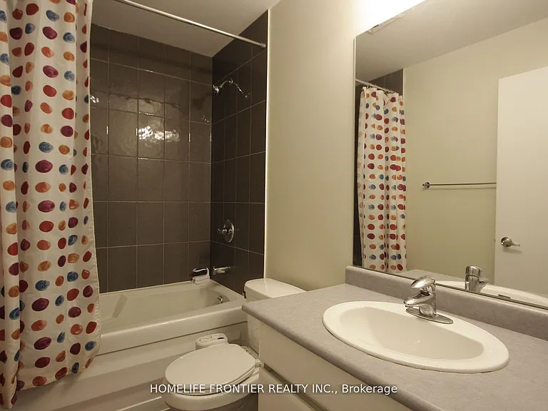 30 Canterbury Pl #703 — Photo 6