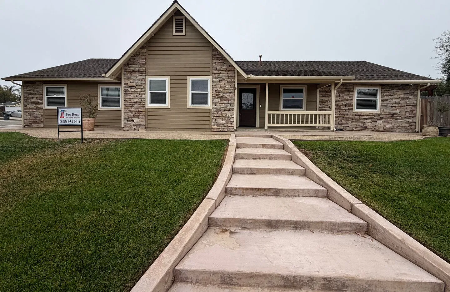 608 Hope Terrace — Photo 1