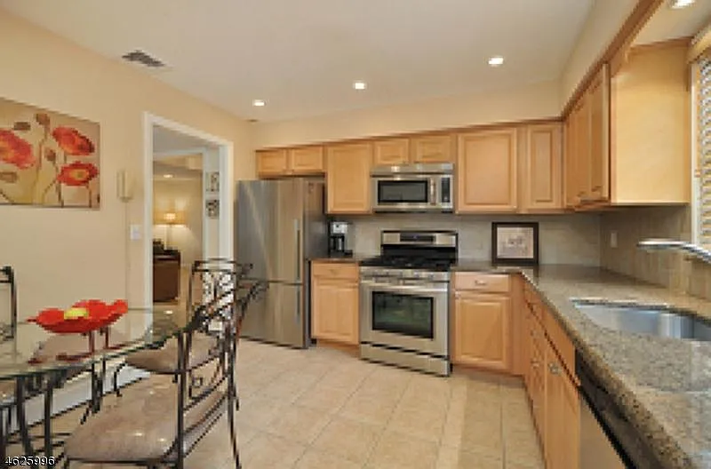112 Preston Ave #1