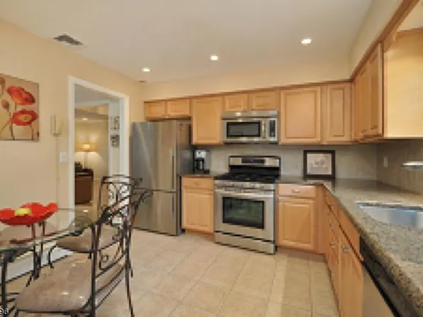 112 Preston Ave #1, Cranford, NJ 07016