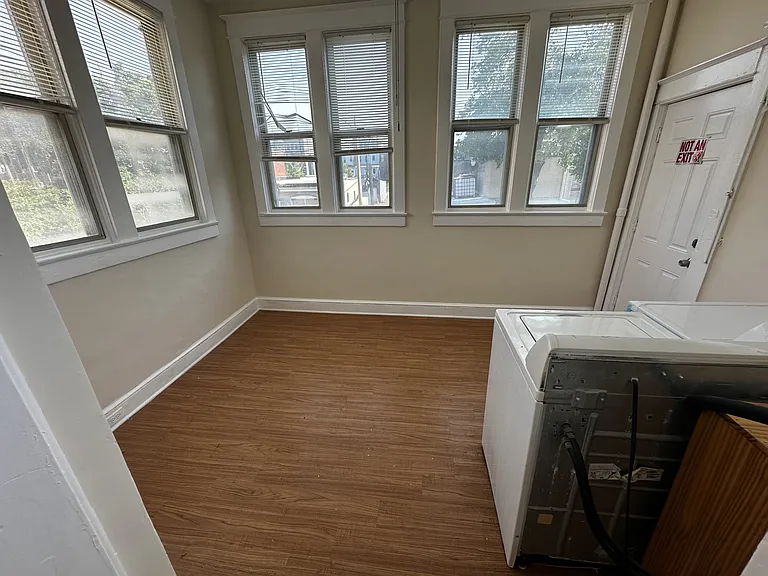 1223 F St NE — Photo 21