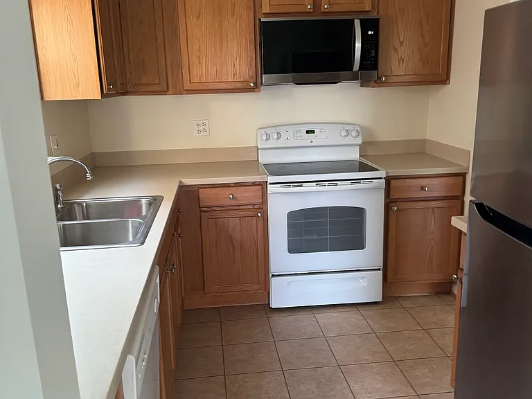 6558 N Richmond St #303 — Photo 9