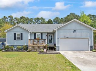 104 Pine Needle Dr, Hubert, NC 28539