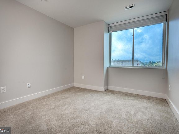 4th image of 19520 Village Walk Dr Unit 3-105
