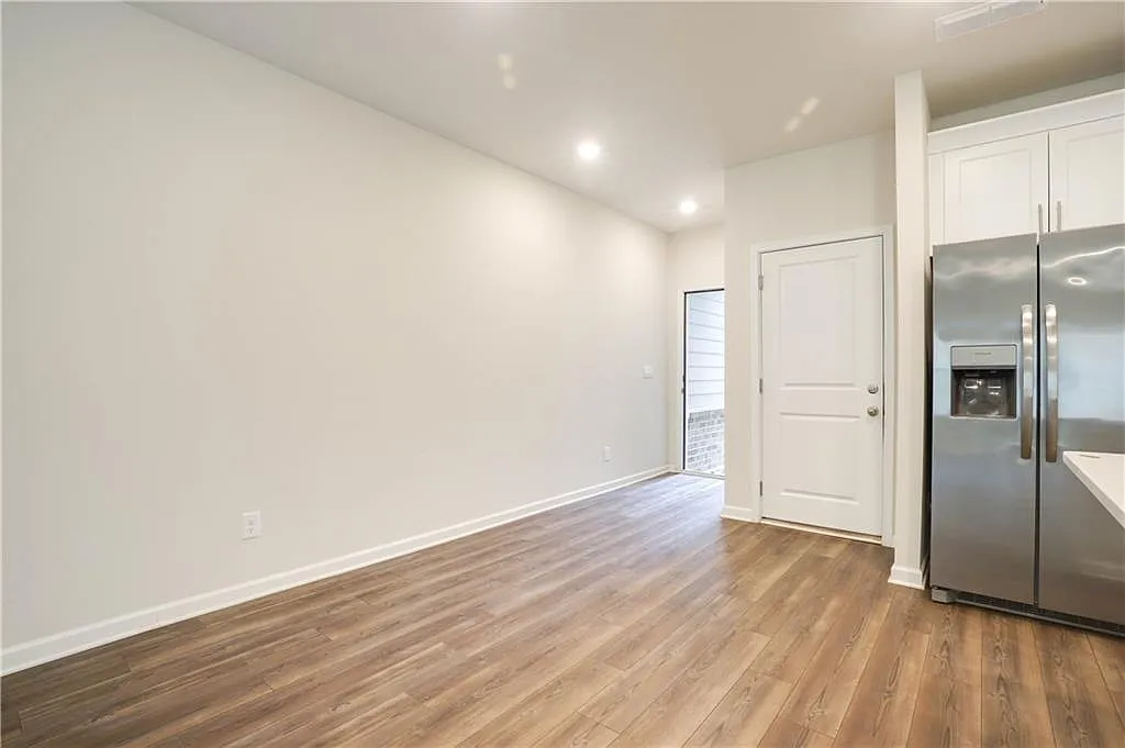 3 bed, 1650 sqft, $1,895 — Photo 3