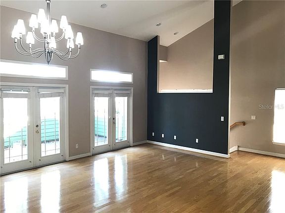 4th image of 837 N Fern Creek Ave #200