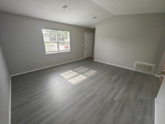 2nd image of 5732 S Vancouver Ave