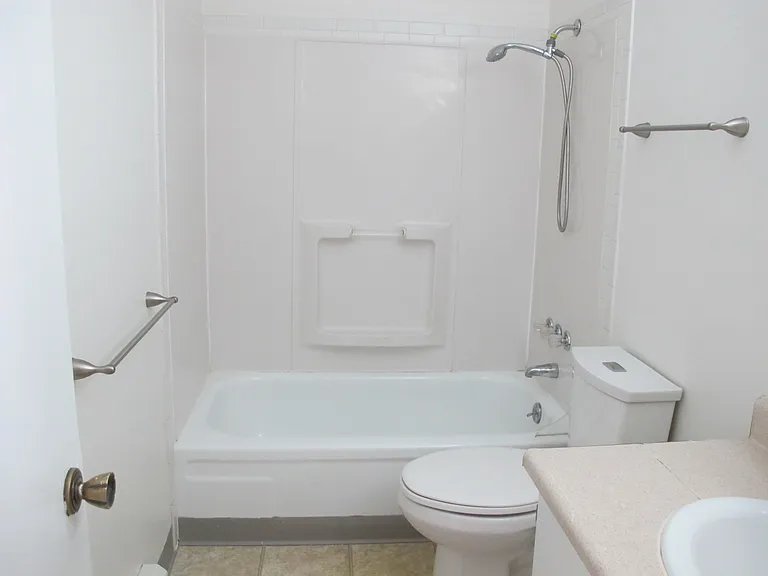 2831 Somerville Dr #D — Photo 5