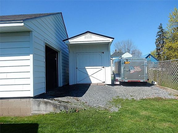5th image of 163 Stuerwald Ave
