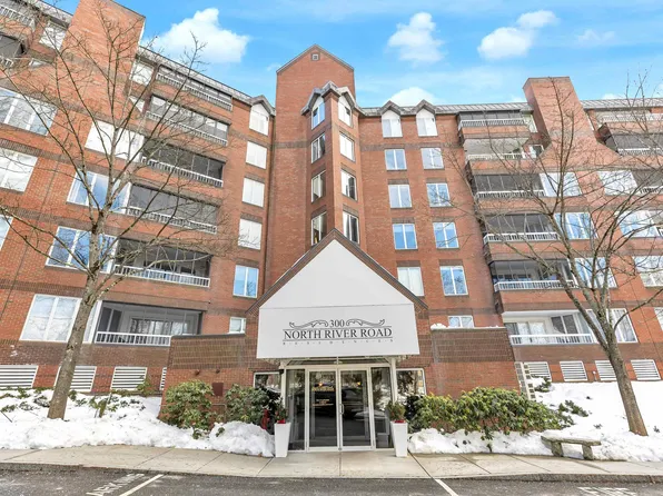 300 River Road #412, Manchester, NH 03104