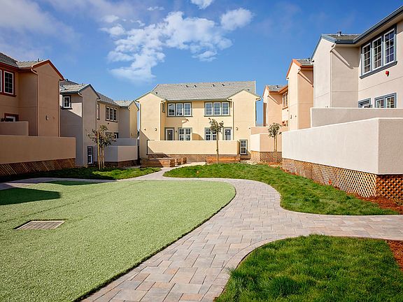 2nd image of 41 Blackbird Cir