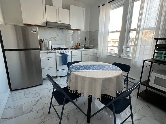 2nd image of 4115 Atlantic Ave #2