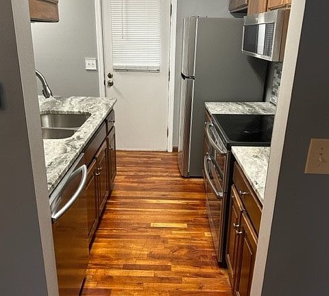 3rd image of 429 E Abbeyville Rd #11