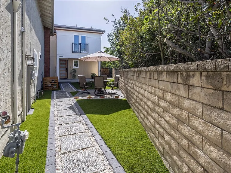 19429 Singing Hills Dr — Photo 2
