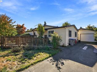 10676 SW Cook Ln, Tigard, OR 97223