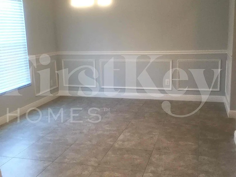 328 SW Ridgecrest Dr — Photo 3