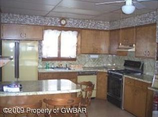909 Shoemaker Ave, West Wyoming, PA
