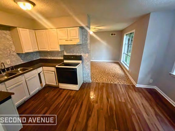 5th image of 2839 Summerhurst St