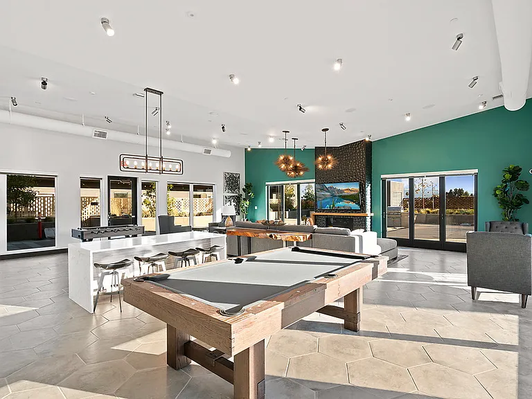 Mylo Santa Clara — Photo 3