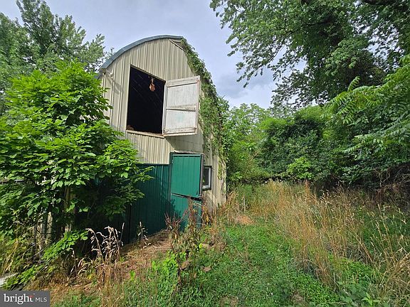 3rd image of 1021 Possum Ln