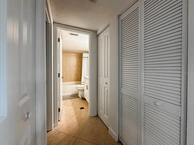 7920 Sun Island Dr S #102 — Photo 27