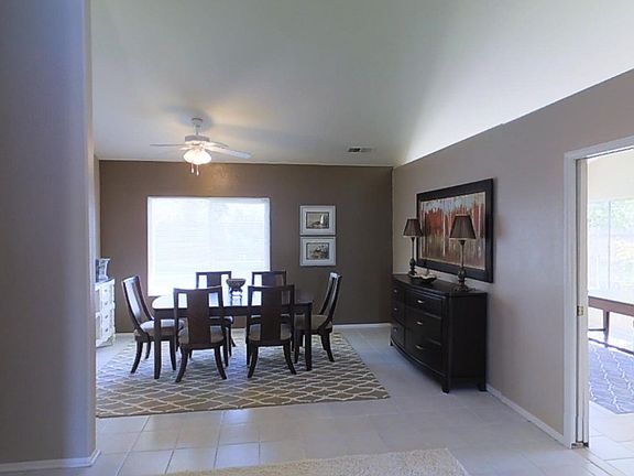 3rd image of 3149 Holly Ct