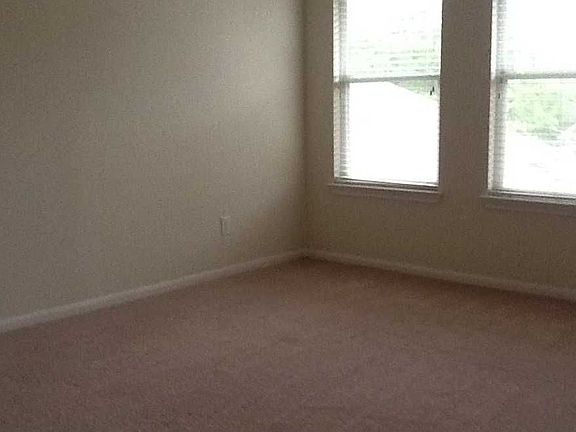 5th image of 2914 Tina Oaks Ct