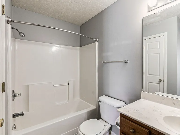 2303 N Broadway St — Photo 29