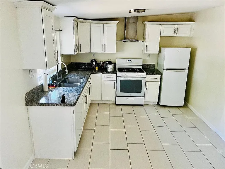 17402 W Mayall — Photo 2