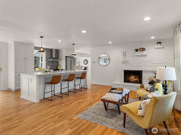 5th image of 6710 96th Street E