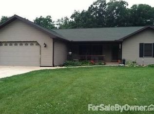 23676 E Cottonwood Rd, Farmington, IL 61531