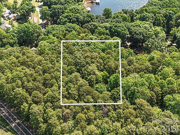 4th image of 8793 Peninsula Dr