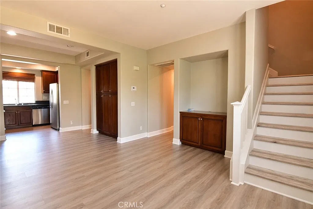 2 bed, 1279 sqft, $3,500 — Photo 3