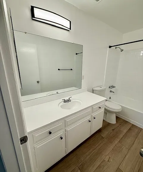 50 Rose Ave #3 — Photo 14