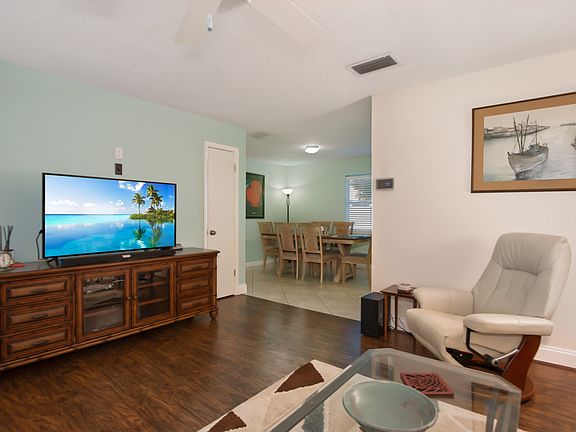 3rd image of 165 Becora Ave