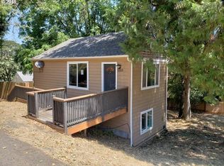 1518 SE Marsters Ave, Roseburg, OR 97470