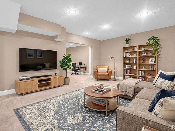 3rd image of 5376 S Fairfax Rd