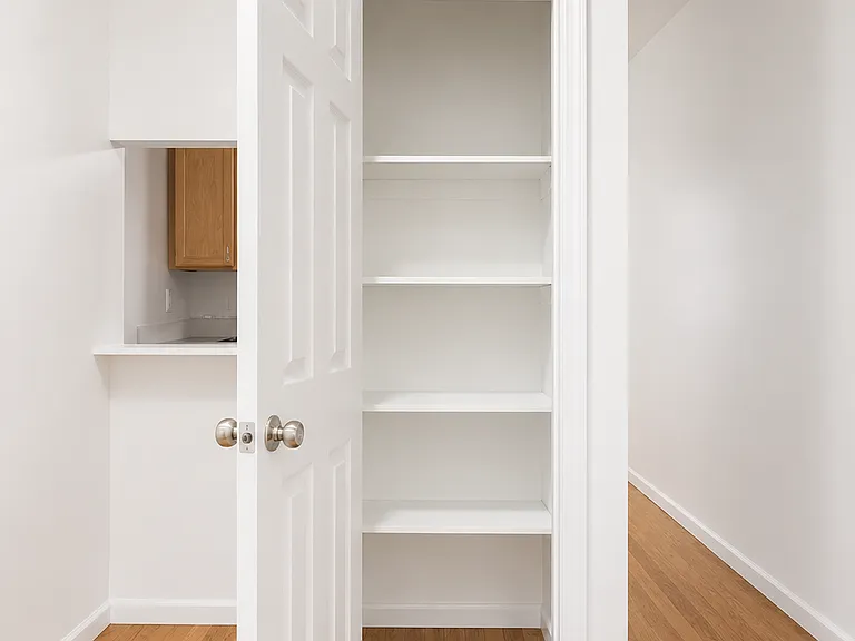 718 Quincy St #3 — Photo 7