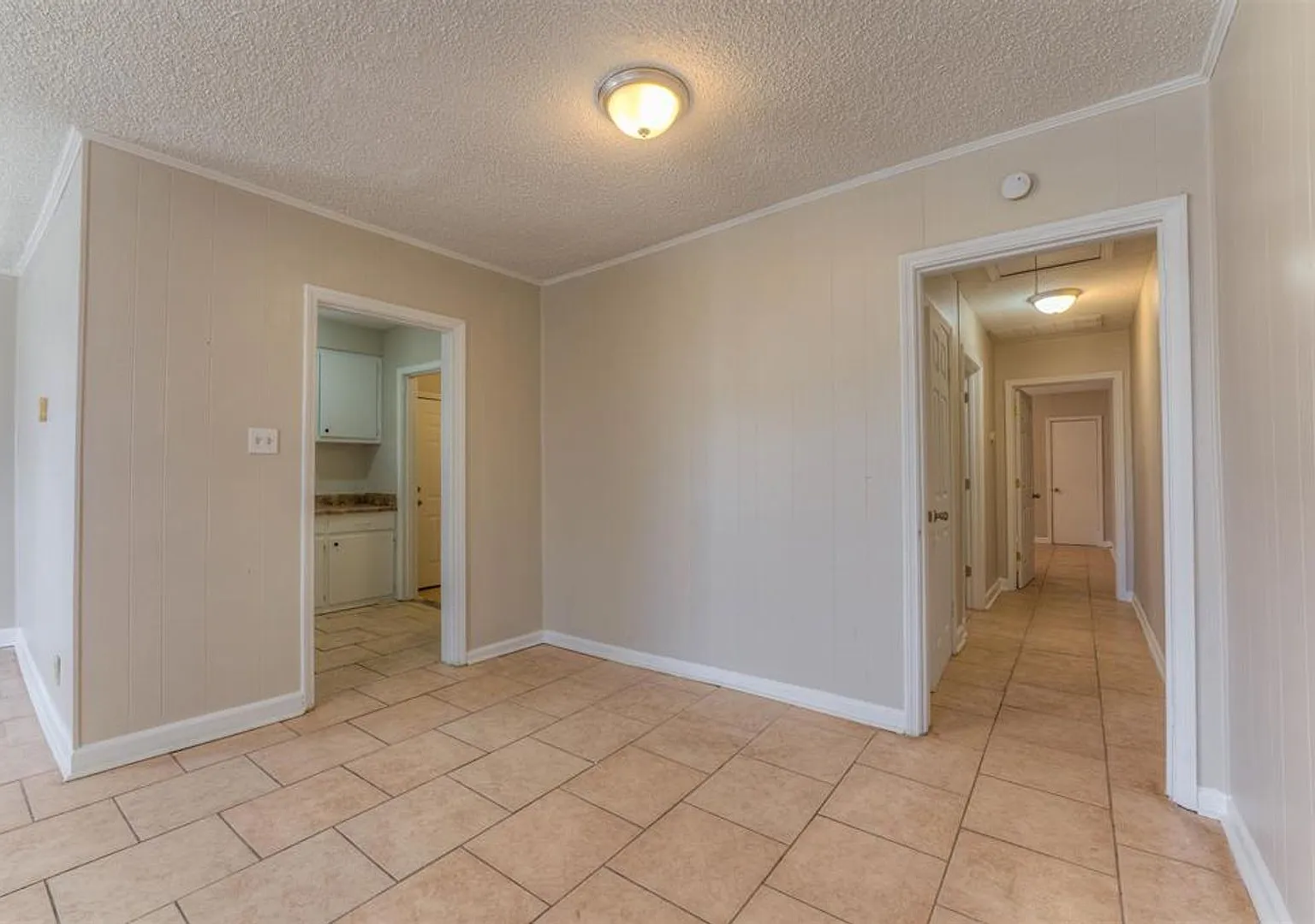 1736 Edward Ave — Photo 2