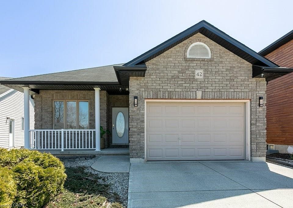1st image of 42 Kerr Cres