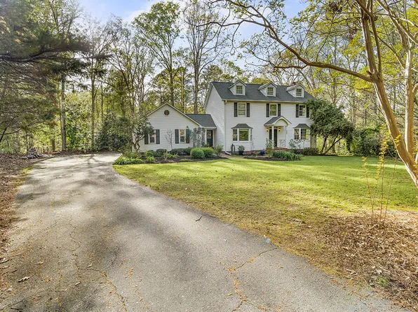 360 Plantation Dr, Greenwood, SC 29649
