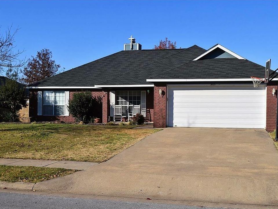3005 Quartz Drive, Fayetteville