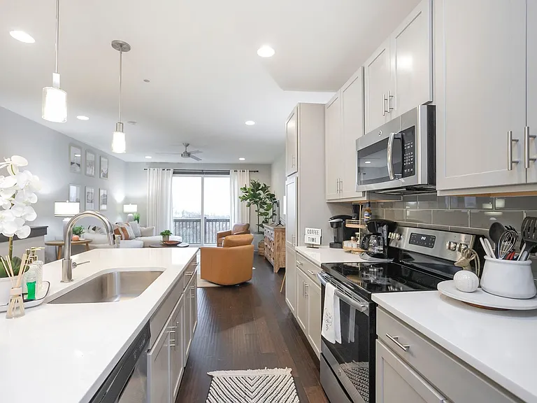 64 Fern Ave #2 — Photo 4